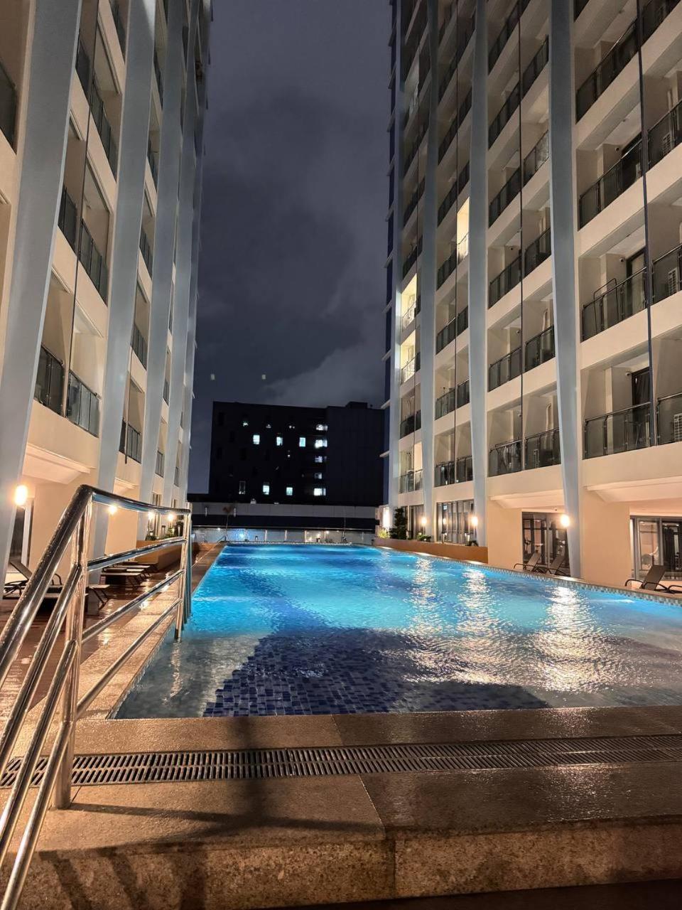L Condotel Paranaque City Exterior foto