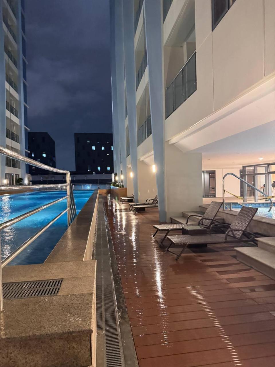 L Condotel Paranaque City Exterior foto