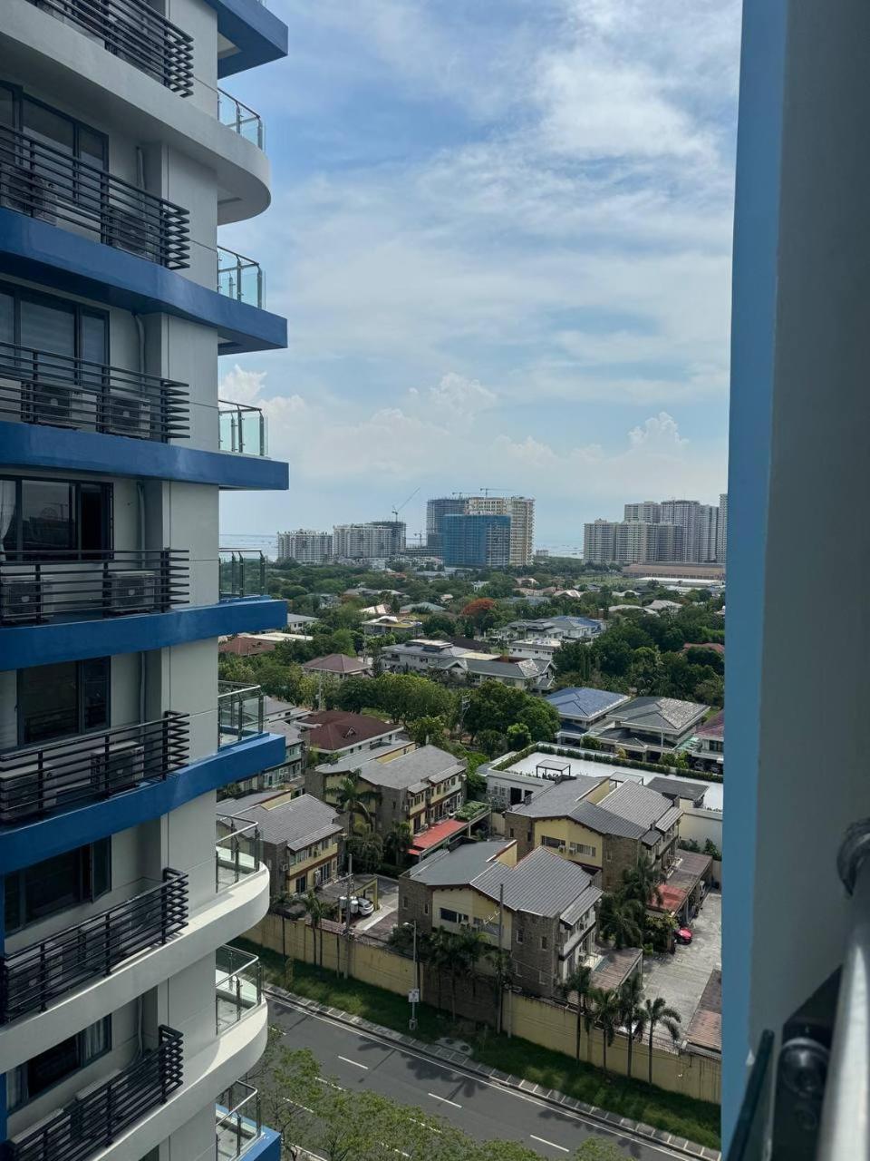 L Condotel Paranaque City Exterior foto