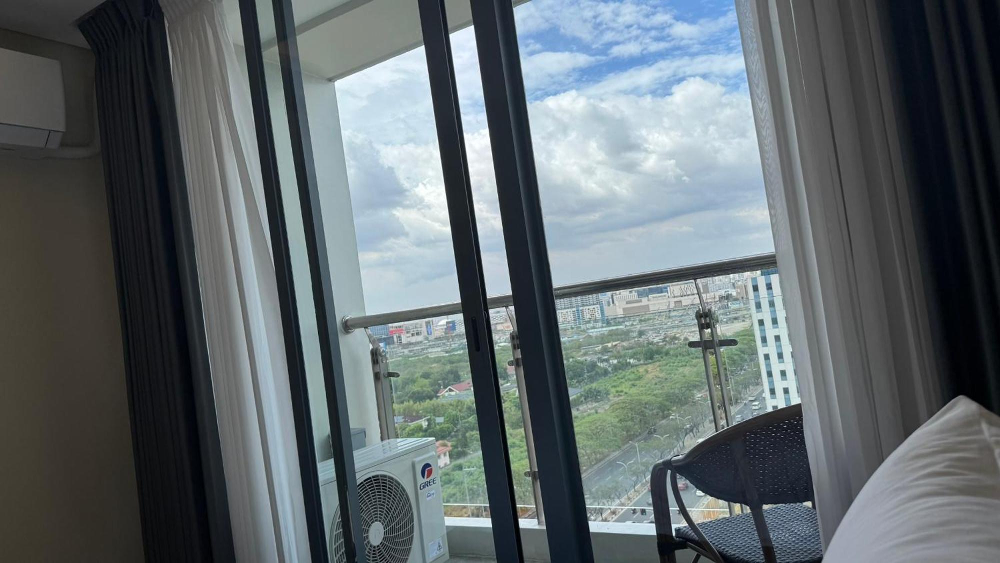 L Condotel Paranaque City Exterior foto